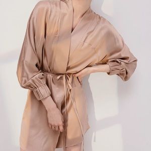 LUNYA washable silk robe in Otium Tan Size L/XL